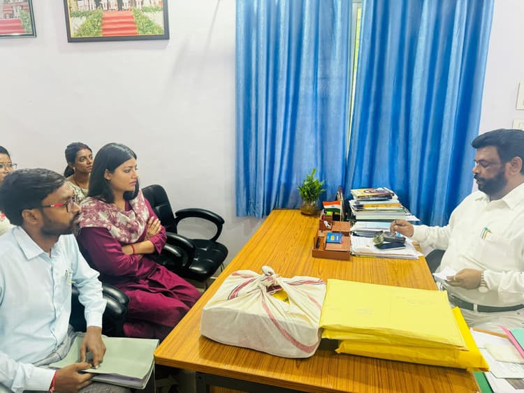 कंप्यूटर शिक्षकों की मांग को लेकर शिक्षा मंत्री को ज्ञापन