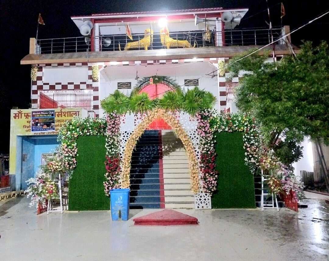 बाढ़ की भीषण त्रासदी झेल रहे ग्रामीणों ने ग्राम शांति के लिए की थी महथावा दुर्गा मंदिर की स्थापना