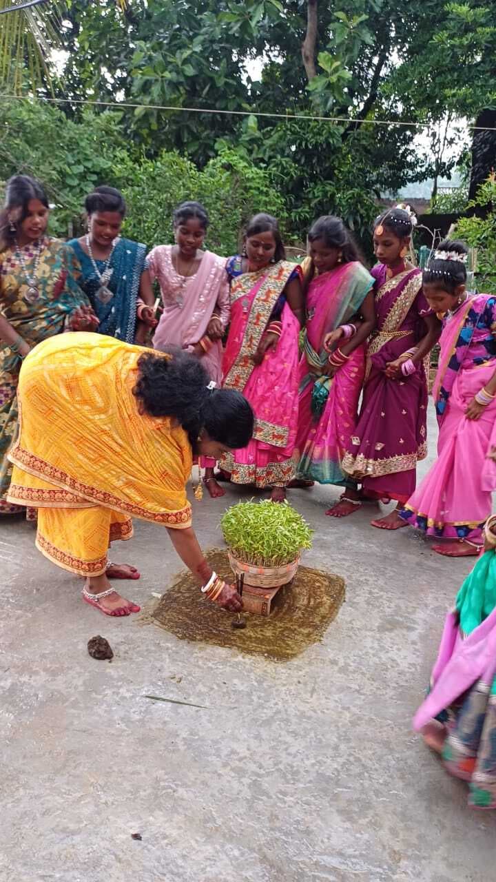 करमा पर्व को लेकर कोलियरी क्षेत्र में उत्सव का मौहाल, बहनों ने भाइयों के लिए रखा निर्जला व्रत