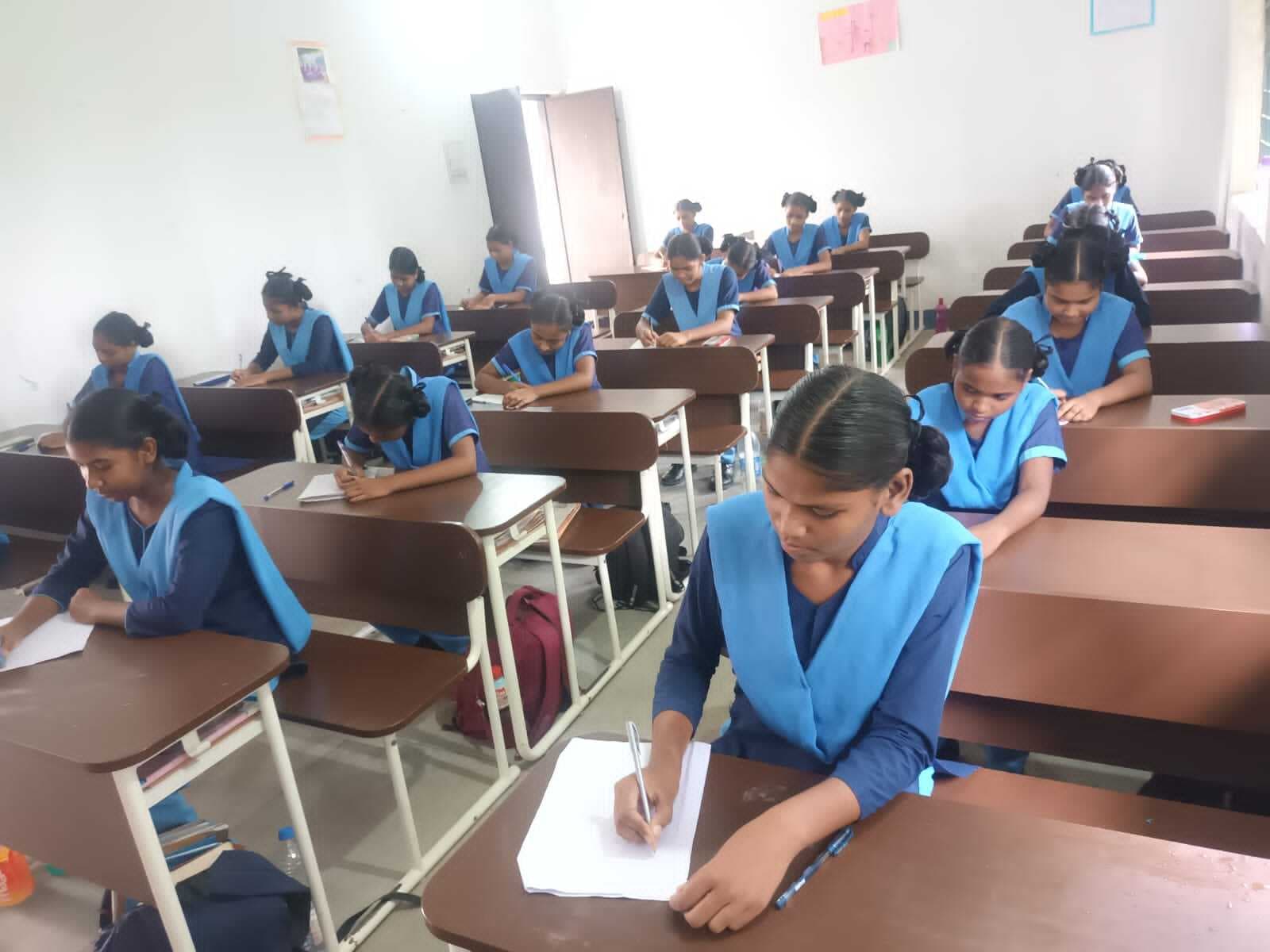 मातृभाषा का सम्मान करना हर भारतीय का कर्तव्य : डॉ विजय