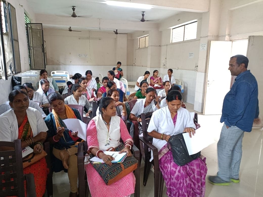 Health workers received training: डीवीडीएमएस के लिए स्वास्थ्यकर्मियों को मिला प्रशिक्षण