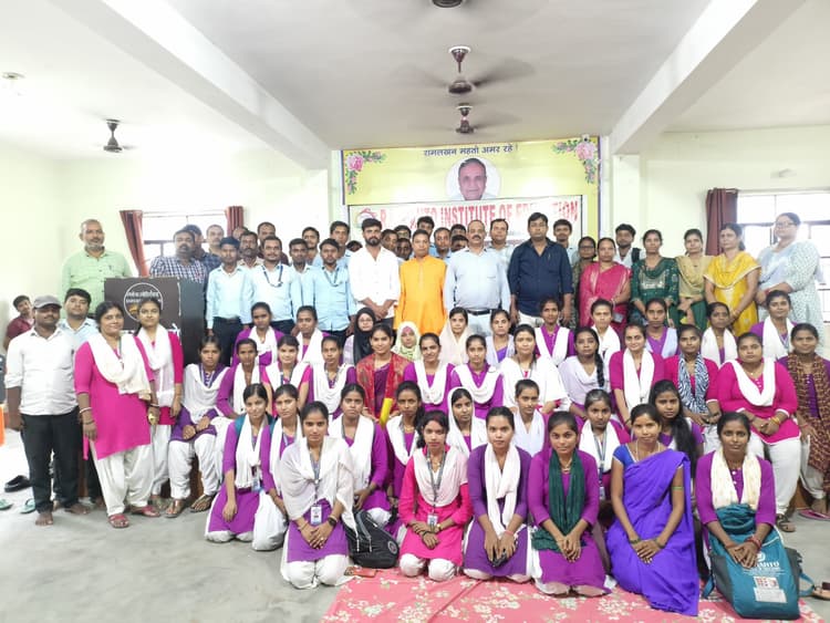 hindee divas: हिंदी हमारी सभ्यता व संस्कृति की परिचायक : डॉ. धर्मेन्द्र