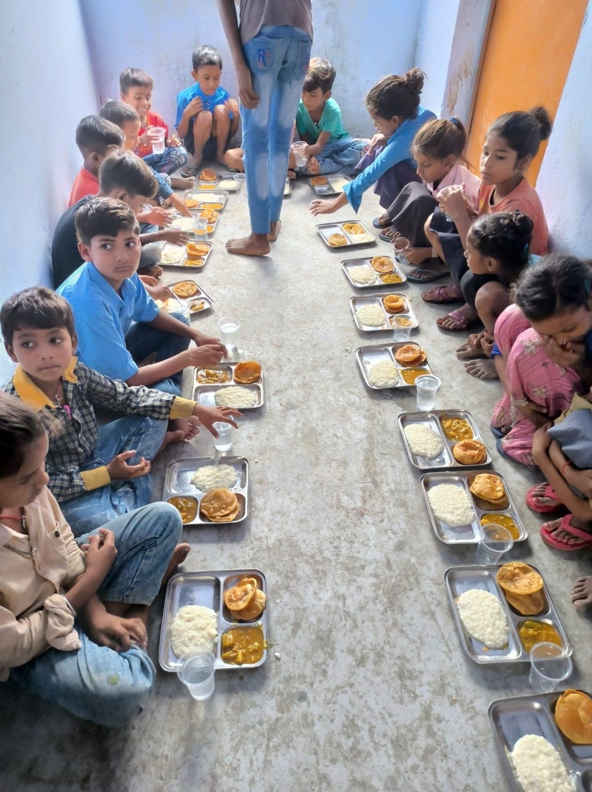 Date Food: उमवि जरही में बच्चों को कराया गया तिथि भोजन