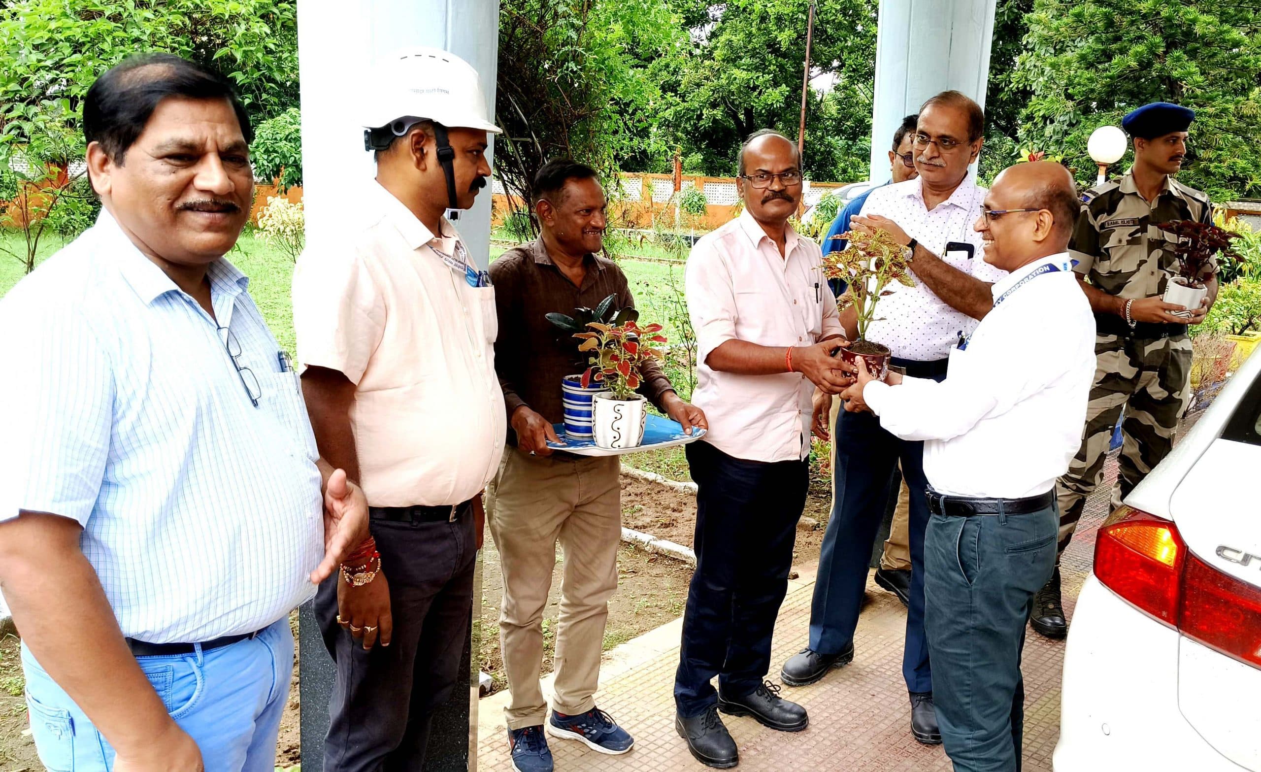 BOKARO NEWS : बोकारो थर्मल पावर प्लांट का दौरा करने पहुंचे डीवीसी के मेंबर टेक्निकल,