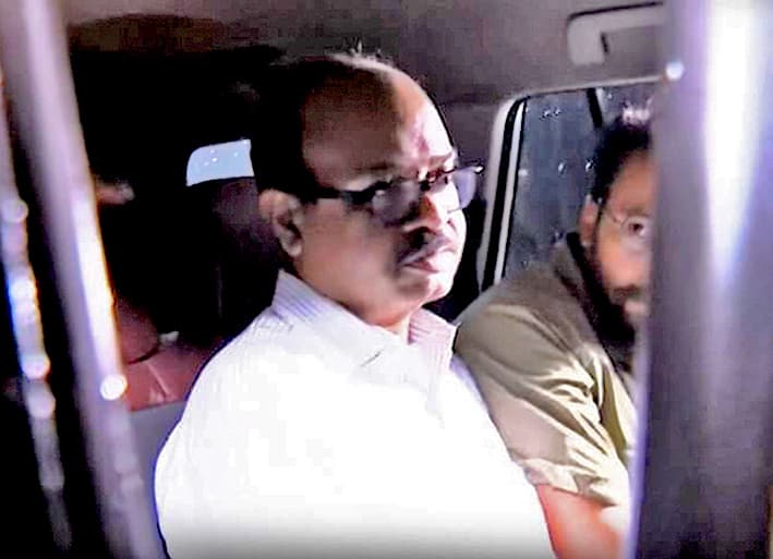 रेप-मर्डर मामले में भी संदीप घोष अरेस्ट, टाला थाने के ओसी भी हुए गिरफ्तार