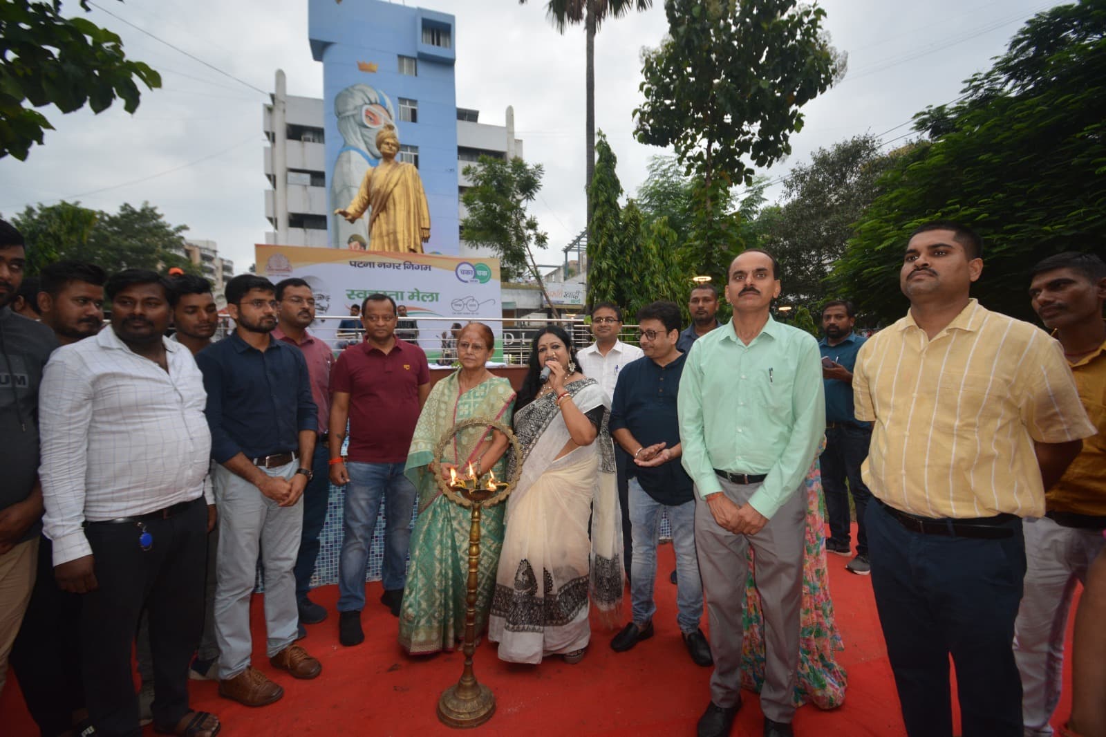 हम सब मिल शहर को बनाएं चकाचक