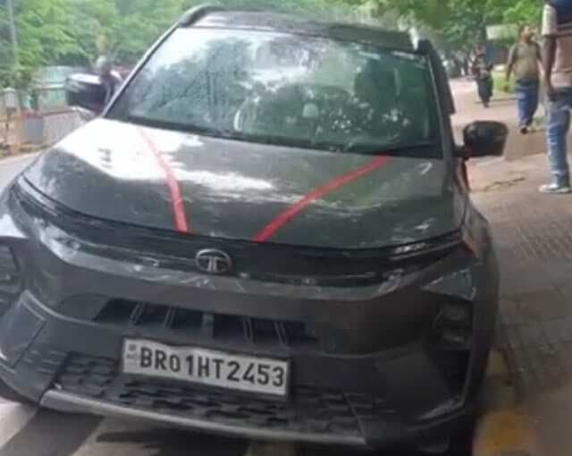 रोड किनारे फोटोकॉपी की दुकान चला रही महिला को कार ने कुचला, मौत