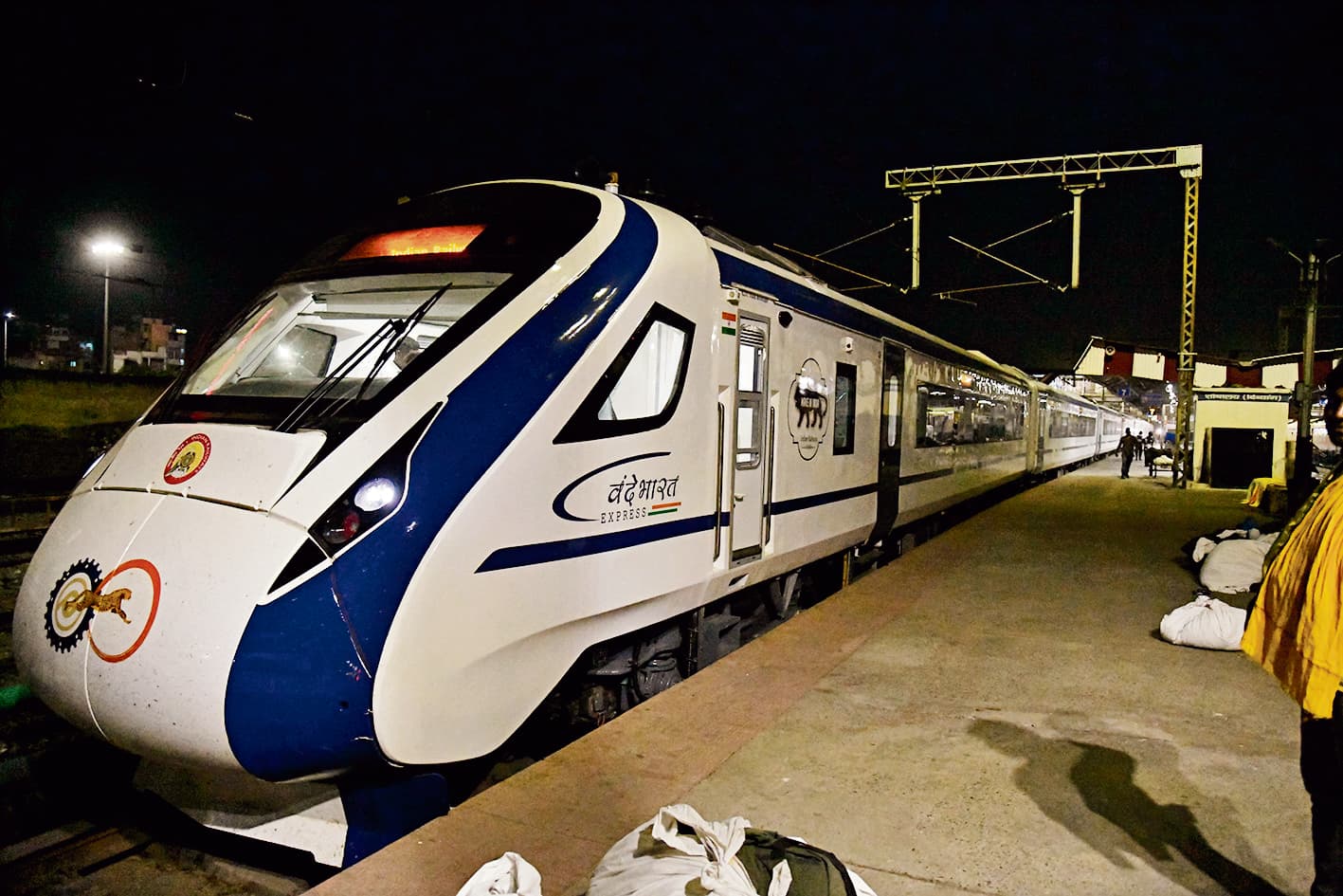 DHANBAD NEWS : आज ढाई बजे धनबाद पहुंचेगी गया-हावड़ा वंदे भारत, सांसद-विधायक करेंगे स्वागत