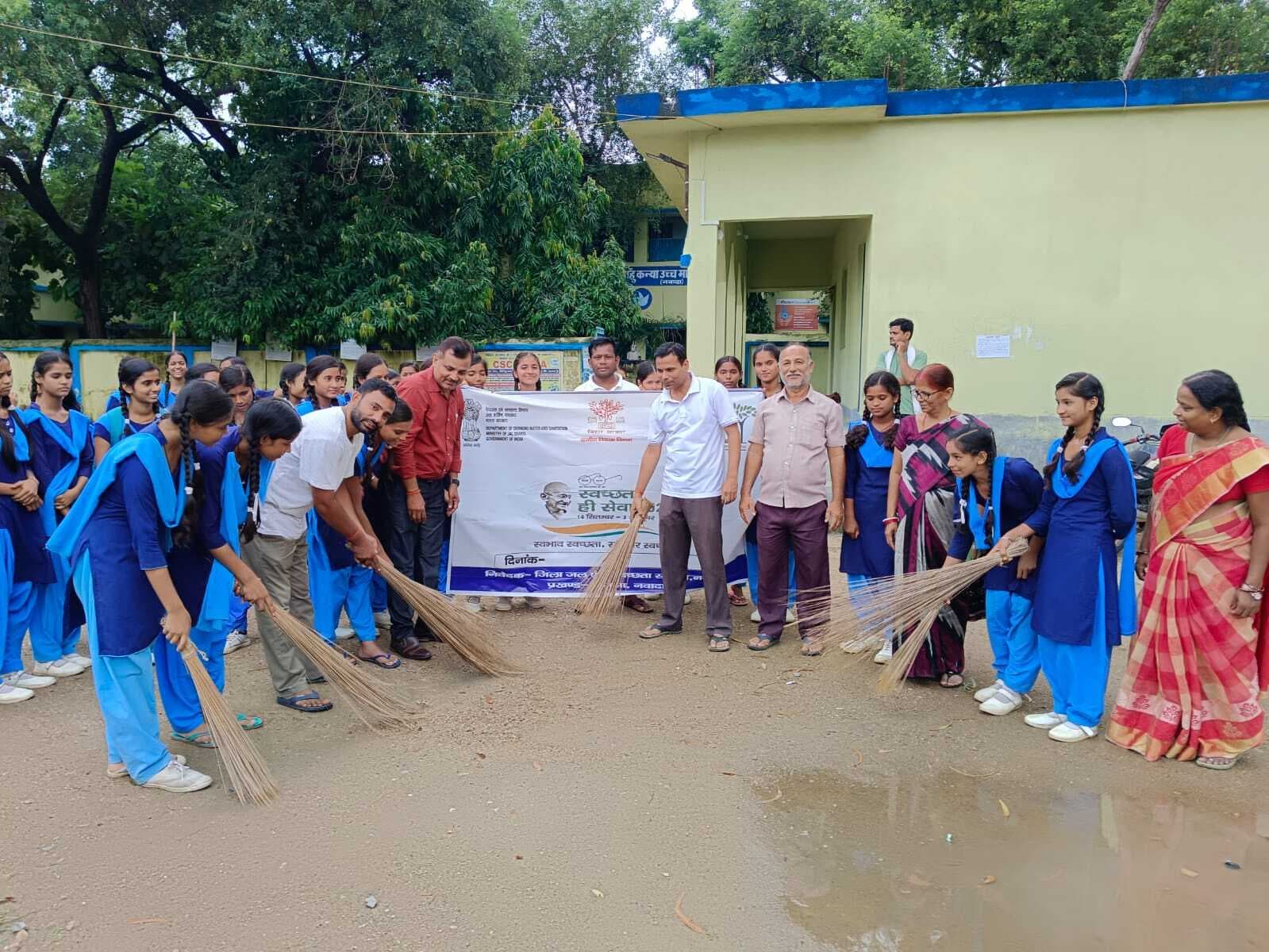 राष्ट्रपिता महात्मा गांधी के सपनों को पूरा करने की ली शपथ