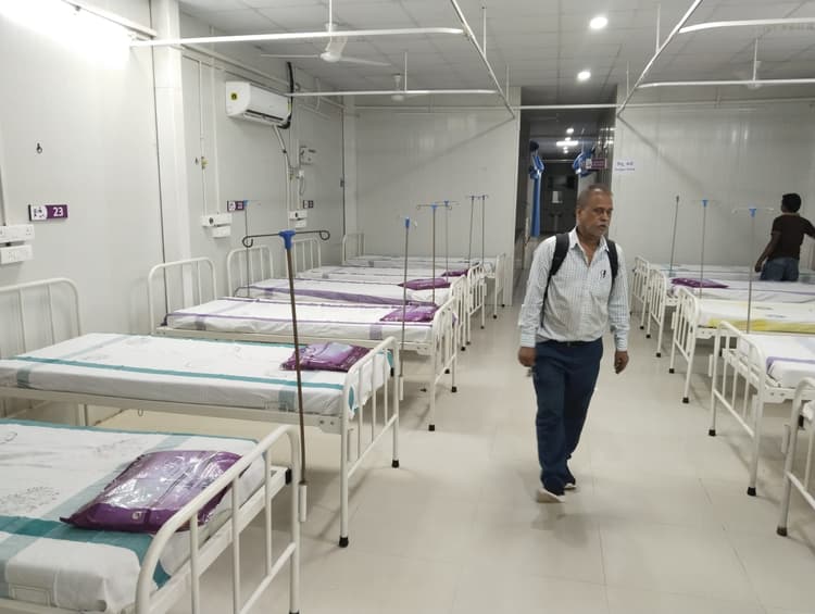 डेंगू के बढ़ते मामलों के बीच प्री-फैब्रिकेटेड अस्पताल में बनाया गया 40 बेड का वार्ड