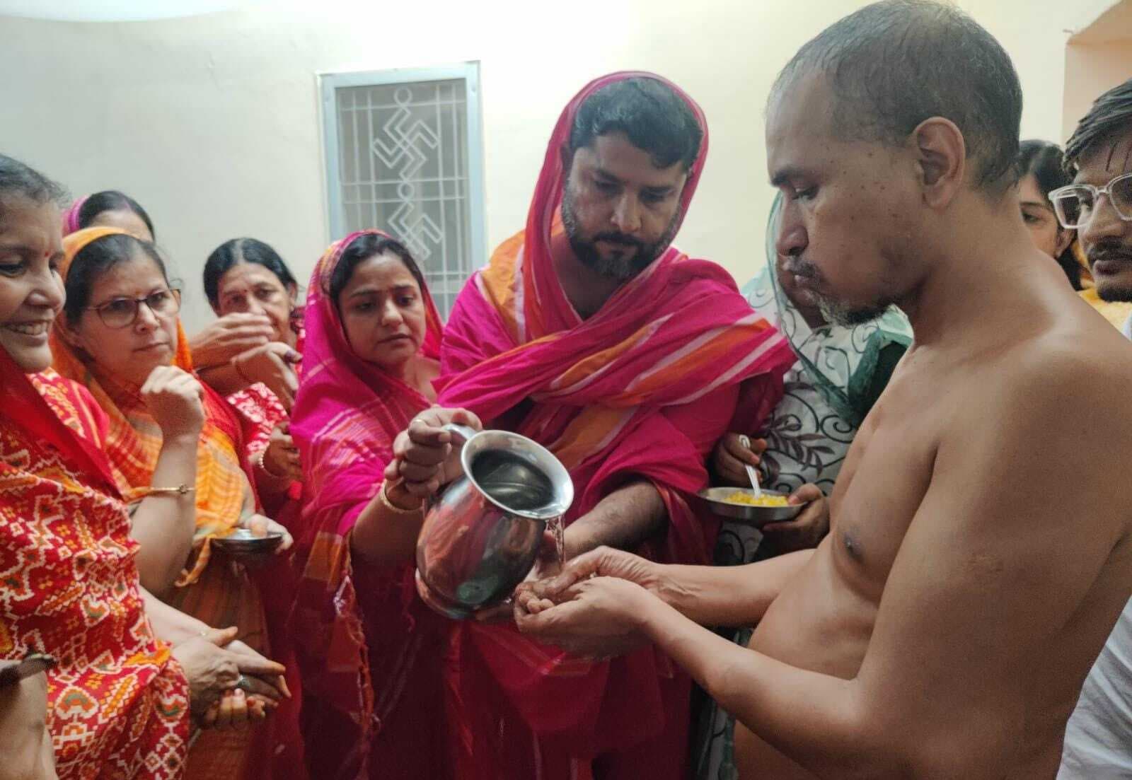 बिना त्याग के कोई महान नहीं बन सकता : मुनिश्री