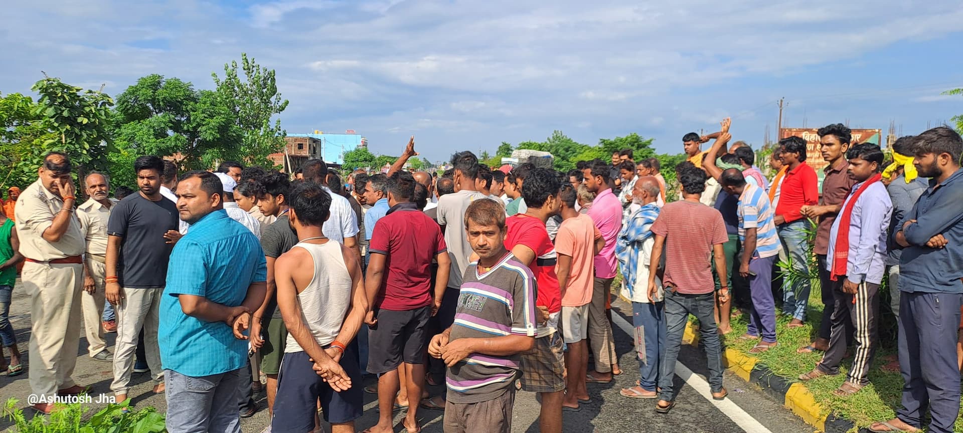 मॉर्निंग वॉक पर निकले होम टयूटर को अनियंत्रित ट्रक ने कुचला, मौके पर मौत