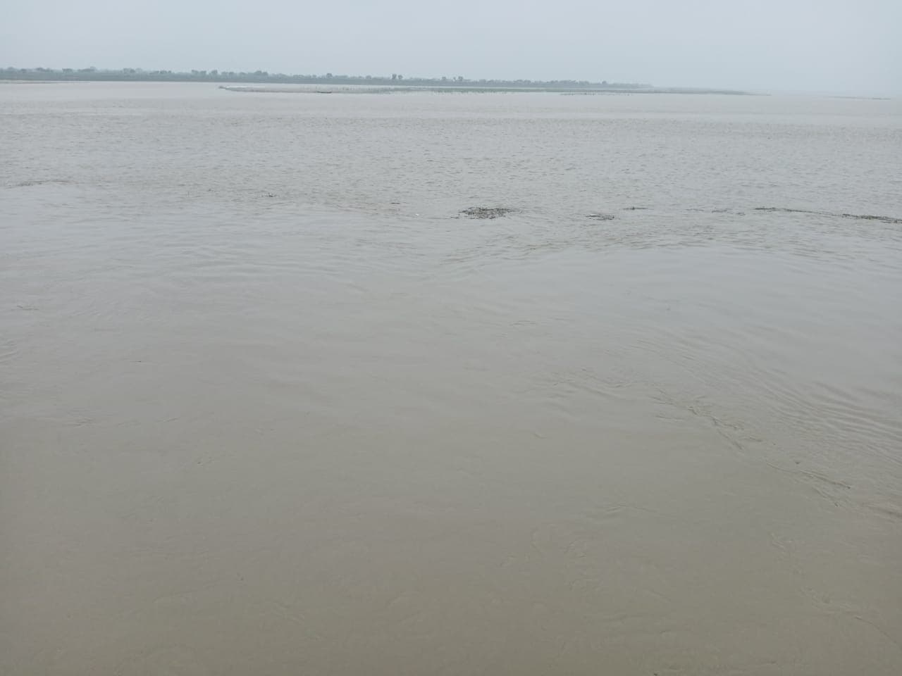 The River Ganges गंगा नदी खतरे के निशान से ऊपर