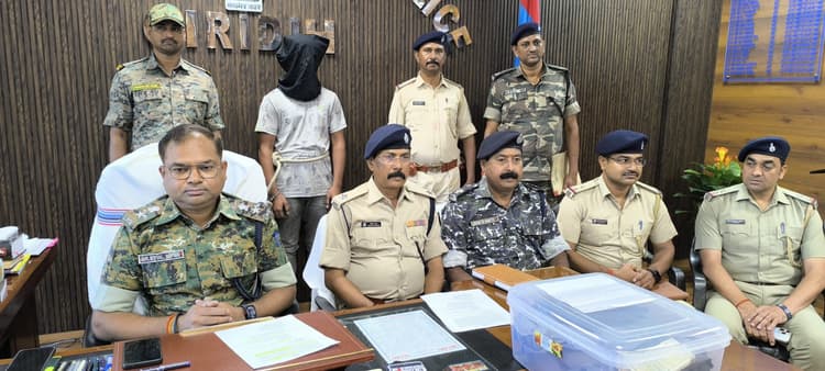 Giridih News: कोड़ा गिरोह का कुख्यात अपराधी अनुज कुमार गिरिडीह से गिरफ्तार, साथी फरार