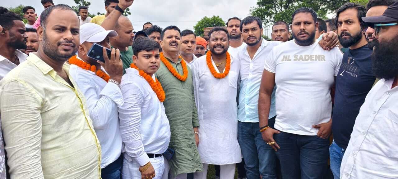 Giridih News: आजाद हिंद सेना ने शहरी क्षेत्र में निकाली सदभावना यात्रा