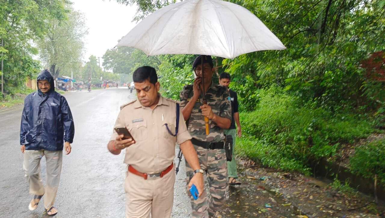 Dhanbad News:चासनाला में रिकवरी एजेंट को दिनदहाड़े गोली मारकर आठ लाख रुपये की लूट