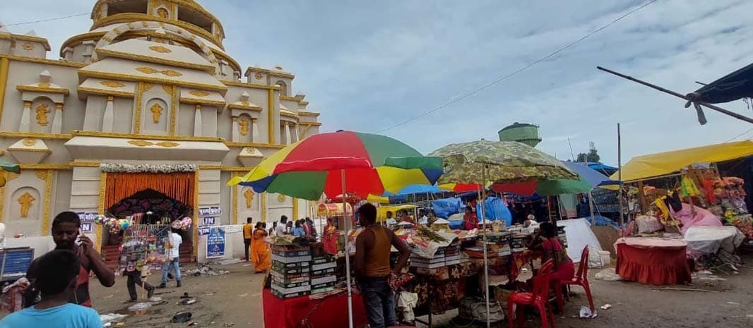 गुलाबबाग:  लक्ष्मी के आंगन में सजा है भगवान गणपति बप्पा का दरबार