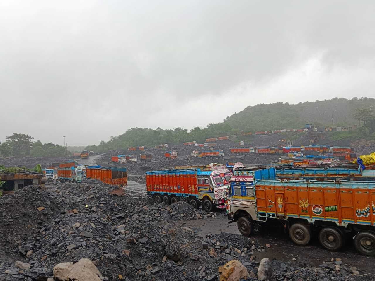 लगातार बारिश से कोलियरी में कोयला उत्पादन प्रभावित और डिस्पैच प्रभावित, जनजीवन अस्त-व्यस्त