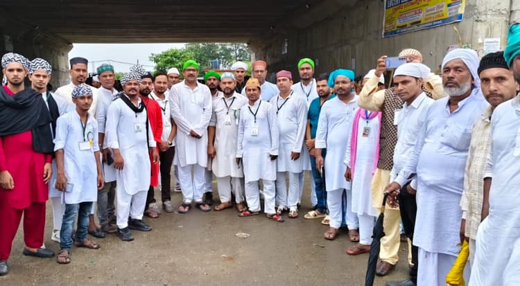 ईद मिलाद उन नबी पर पौआखाली में निकला अकीदतमंदों का जुलूस