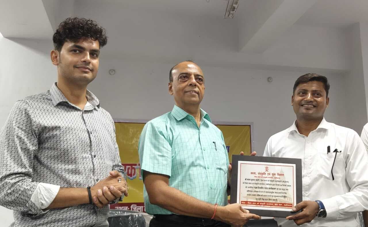 कलाकारों के जीवन में आध्यात्मिकता जरूरी : एडीएम