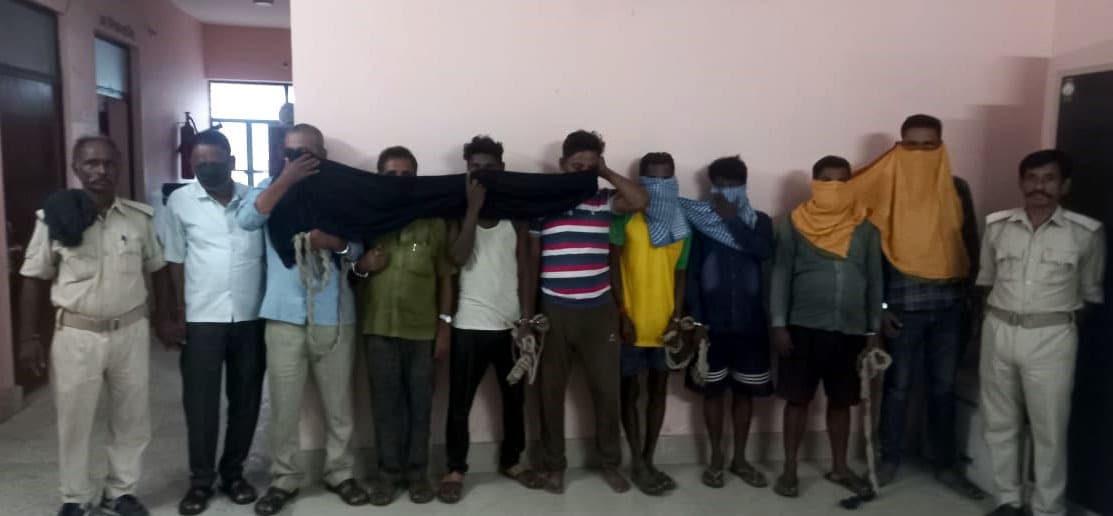 Lakhisarai News : देसी-विदेशी शराब व बीयर बरामद, नौ शराबी गिरफ्तार