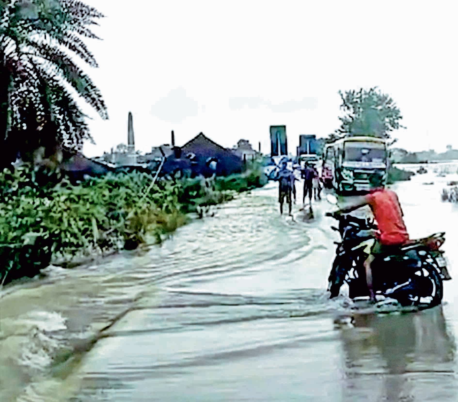 कांकसा में टुमनी नदी का जलस्तर बढ़ा