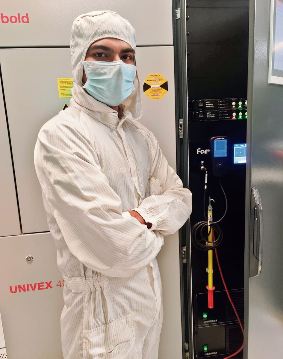 Gopalganj News : भितभेरवां के हेमंत वर्मा को फ्रांस से आया बुलावा, एटॉमिक रिसर्च लैब में करेंगे काम