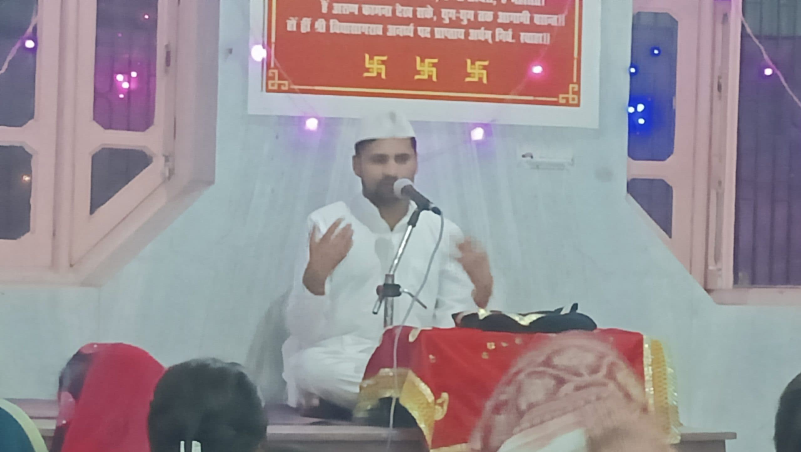 Giridih News: सब त्यागकर अकेले आत्म तत्वों का रह जाना अकिंचन धर्म है : प्रिंस जैन