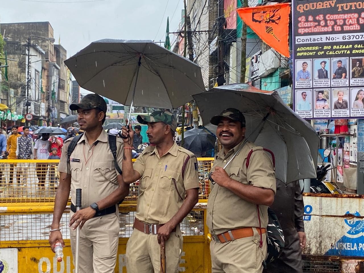 Rourkela News: चार दिन से हो रही लगातार से बदला मौसम, आठ डिग्री गिरा पारा