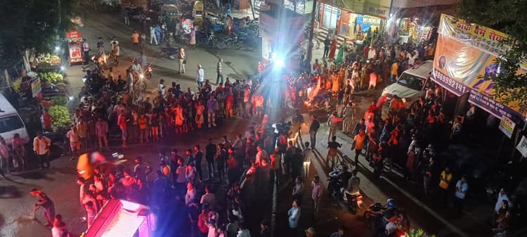 जगह जगह कैंप कर कांवरियों के सेवा में लगे रहे भक्त