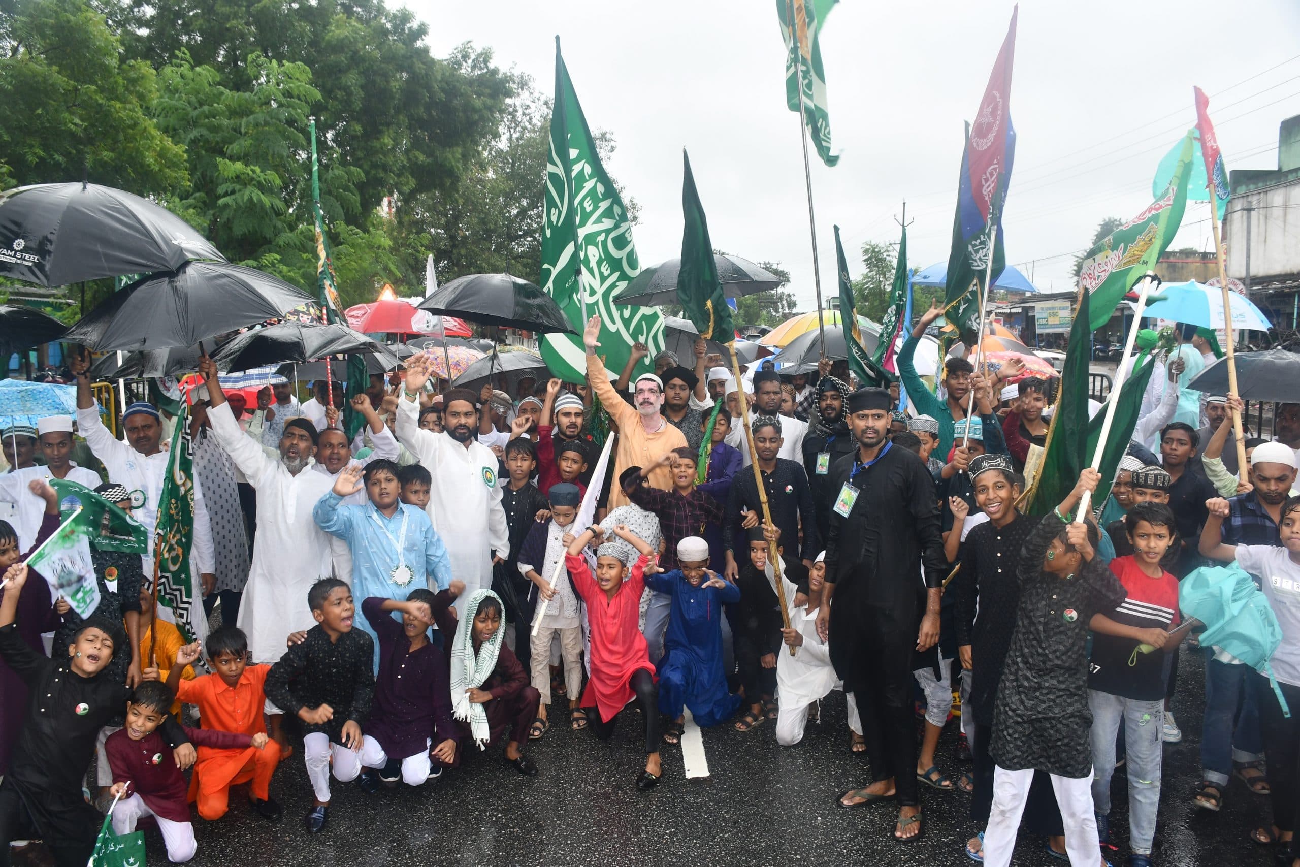 Bokaro News: ईद-मिलादुन्नबी पर चास-बोकारो सहित ग्रामीण क्षेत्रों में निकला जुलूस