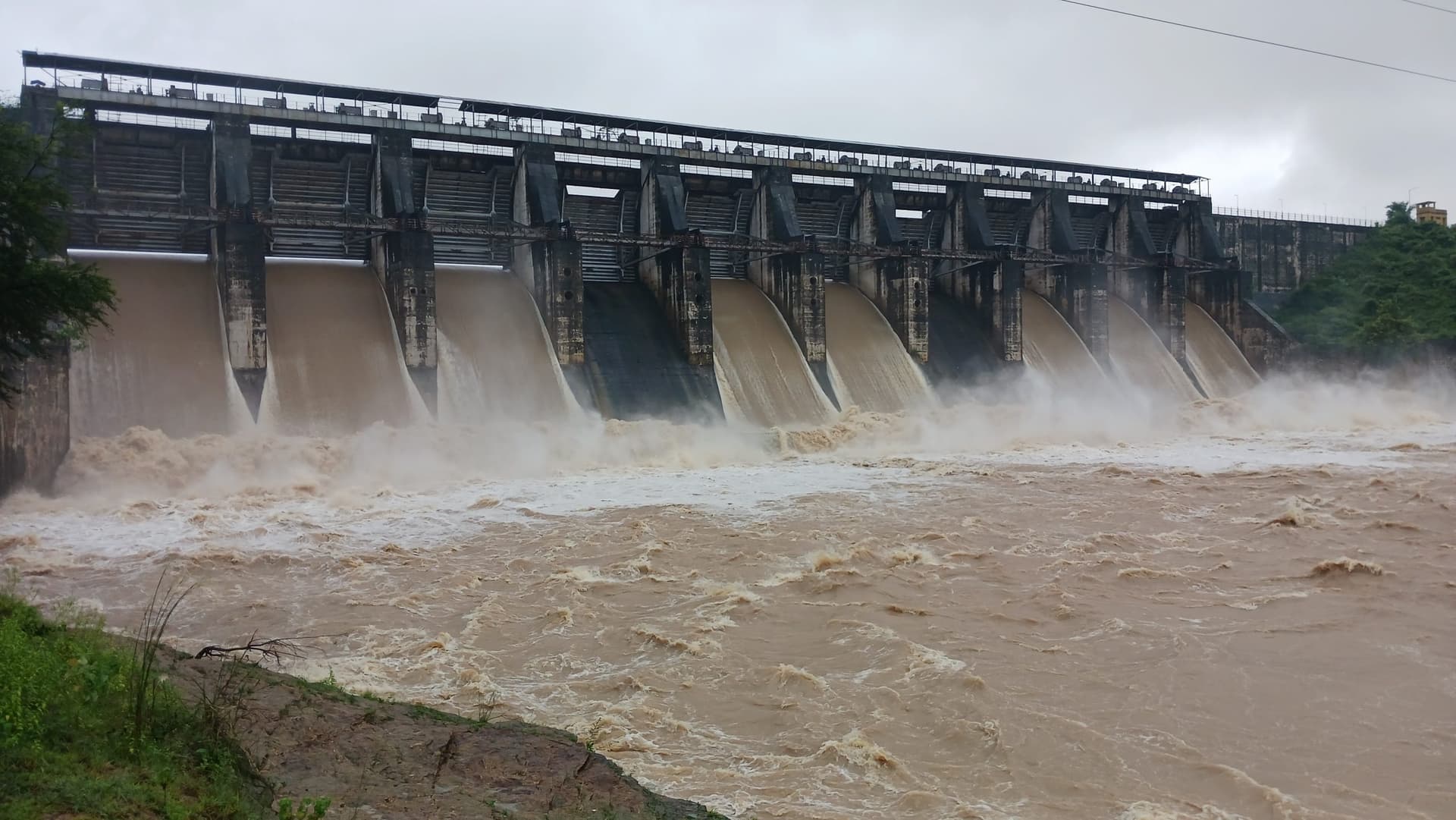 BOKARO NEWS : लगातार बारिश से बेरमो में जनजीवन अस्त-व्यस्त