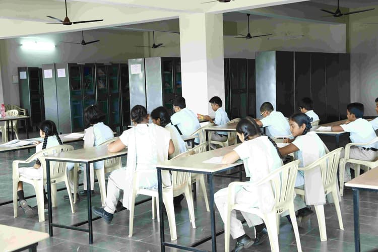 एडमिशन रद्द करवाने पर फीस रिफंड में परेशानी