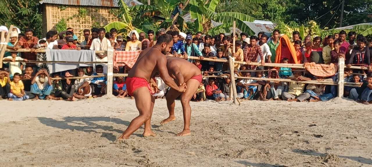 मधुबनी के संजय ने नेपाल के छोटू पहलवान को दी पटकनी