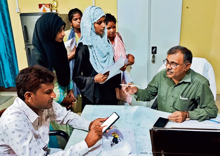 Gopalganj News : डिग्री कॉलेजों में आज व कल होगा स्पॉट एडमिशन, आवेदन नहीं करनेवाले छात्र-छात्राओं को भी मौका