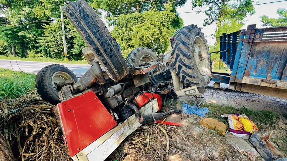 Gopalganj News : फुलवरिया में अनियंत्रित ट्रक ने ट्रैक्टर ट्रॉली में मारी टक्कर, पांच लोग घायल