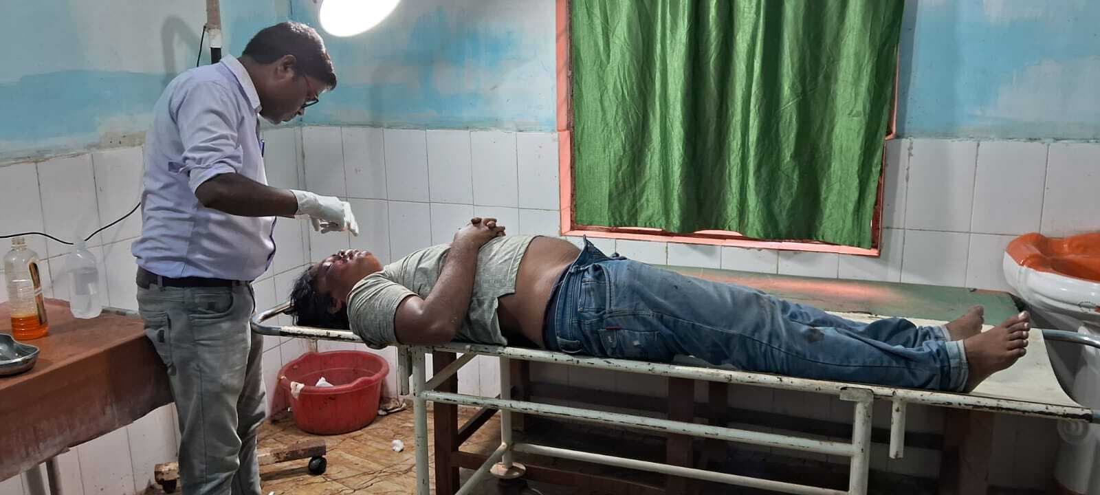 डूंगरूपाड़ा में आमने-सामने टकरायी बाइक, दो घायल