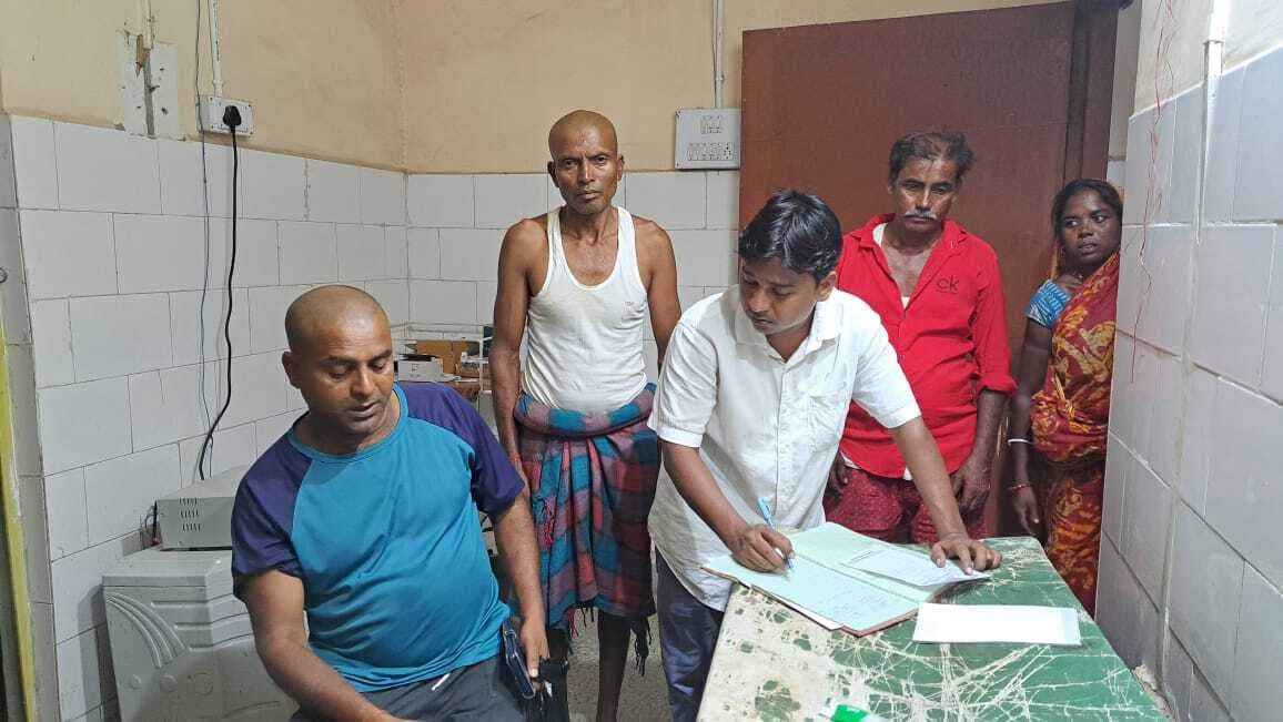 बेटे ने पिता और चाचा मारकर किया घायल