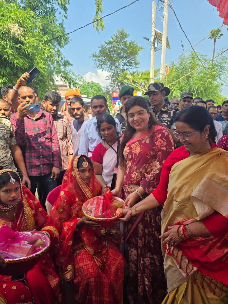 संतुलित आहार और आयरनयुक्त आहार थाली की लगी प्रदर्शनी