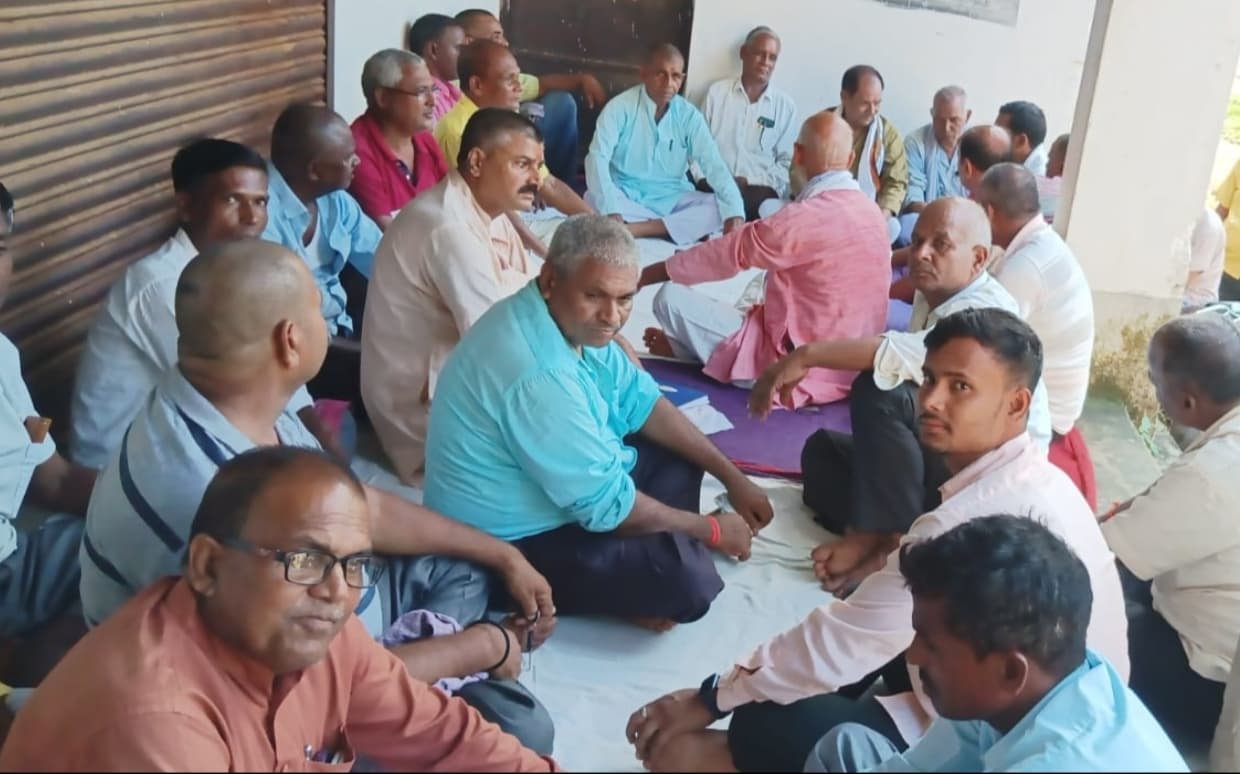 डीलर्स एसोसिएशन की हुई बैठक