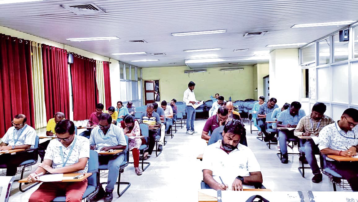 डीवीसी, डीएसटीपीएस के प्रशासनिक भवन में शब्द लेखन प्रतियोगिता
