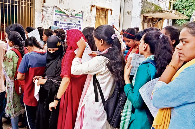 Chhapra News : स्नातक में स्पॉट एडमिशन कराने का आज तक है अंतिम अवसर