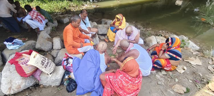 Aurangabad News : हर दिन हजारों श्रद्धालु कर रहे पिंडदान का प्रथम तर्पण, व्यवस्था नदारद