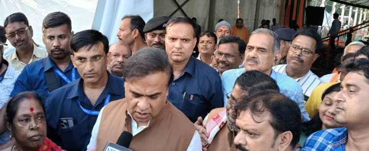 Giridih News: गृह मंत्री अमित शाह के आगमन से पहले कार्यक्रम स्थल का जायजा लेने झारखंडधाम पहुंचे हिमंता बिश्वा सरमा, बोले- चंद दिनों की मेहमान है सोरेन सरकार