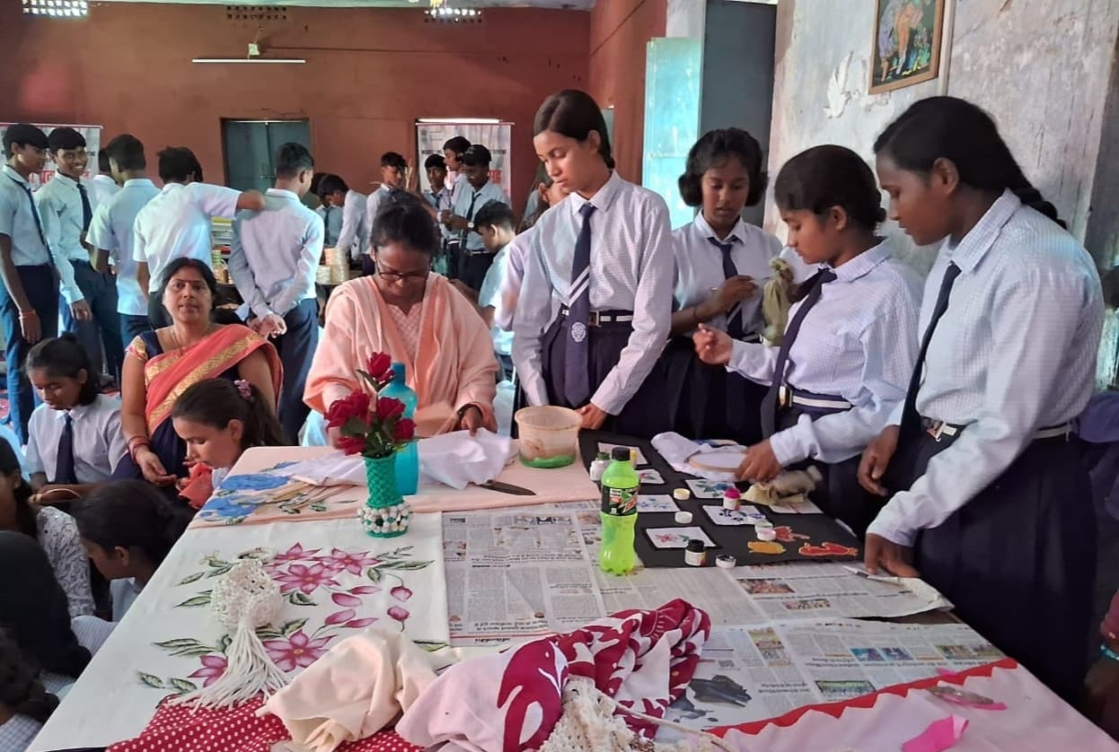 Giridih News: तीन दिवसIय हस्त शिल्प प्रदर्शन सह जागरूकता शिविर का आयोजन