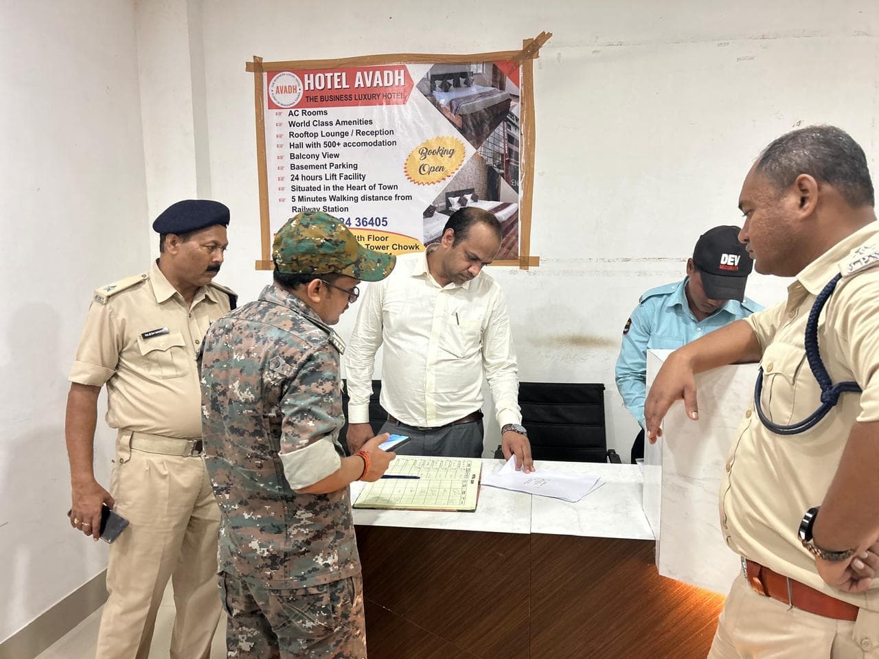 जेएसएससी परीक्षा को लेकर होटल सहित लॉज का किया गया निरीक्षण