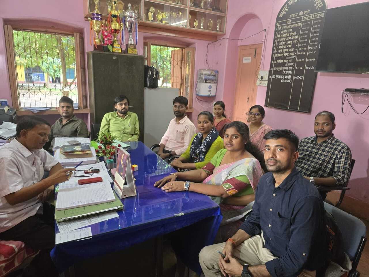 कक्षा से अनुपस्थित रहने वाले छात्र-छात्राओं को आंतरिक परीक्षा व फॉर्म भरने से कर दिया जायेगा वंचित : प्रभारी प्राचार्य