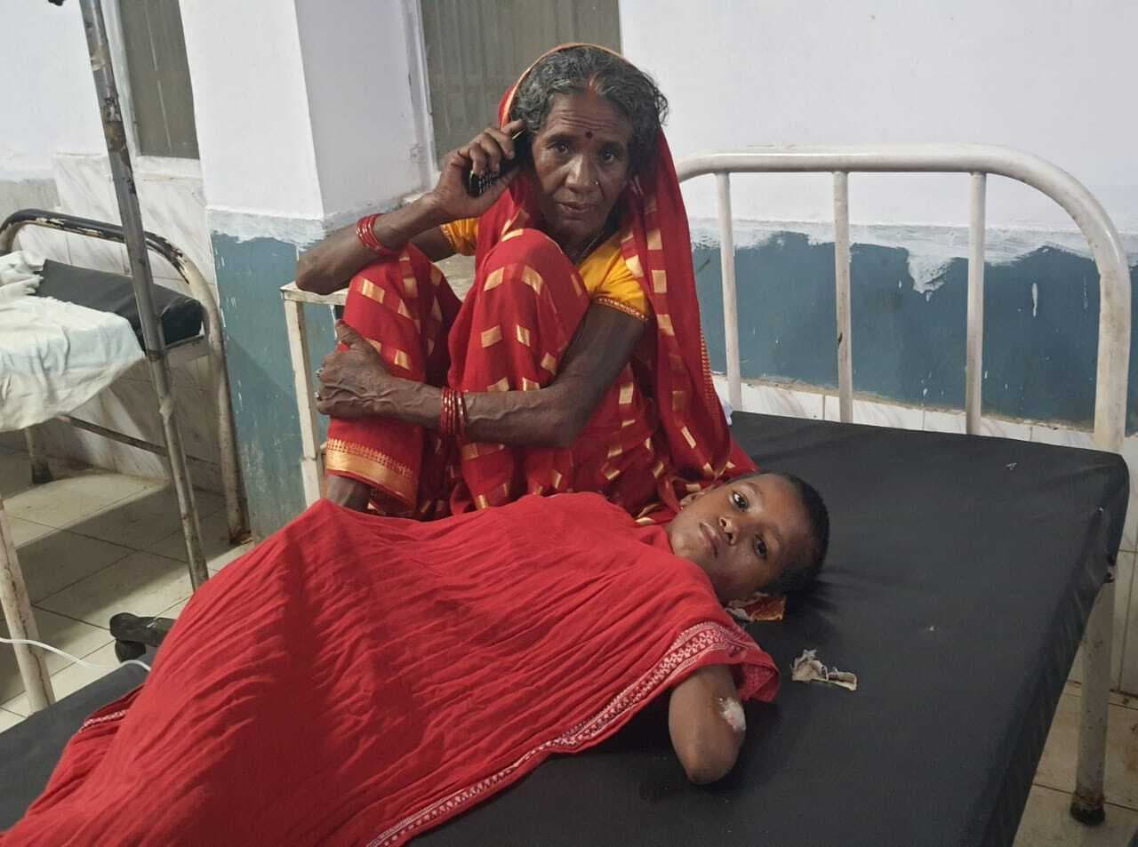 प्राइवेट स्कूल वैन के धक्के से बालक गंभीर रूप से हुआ घायल