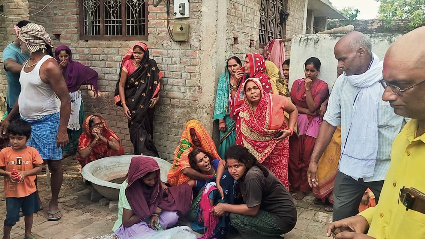 ट्रक की चपेट में आने से बाइक सवार युवक की मौत