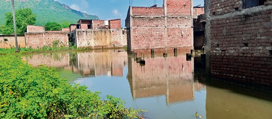 पहाड़ से आये पानी से रहमानाबाद हुआ जलमग्न